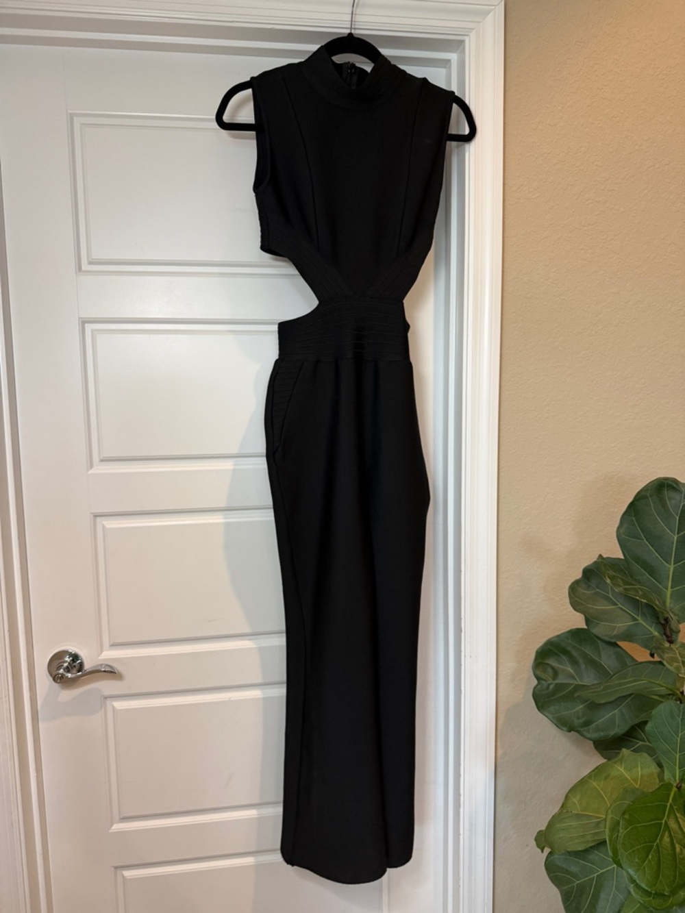 Elliatt Lambley Cutout Jumpsuit Small - Picture 6 of 13